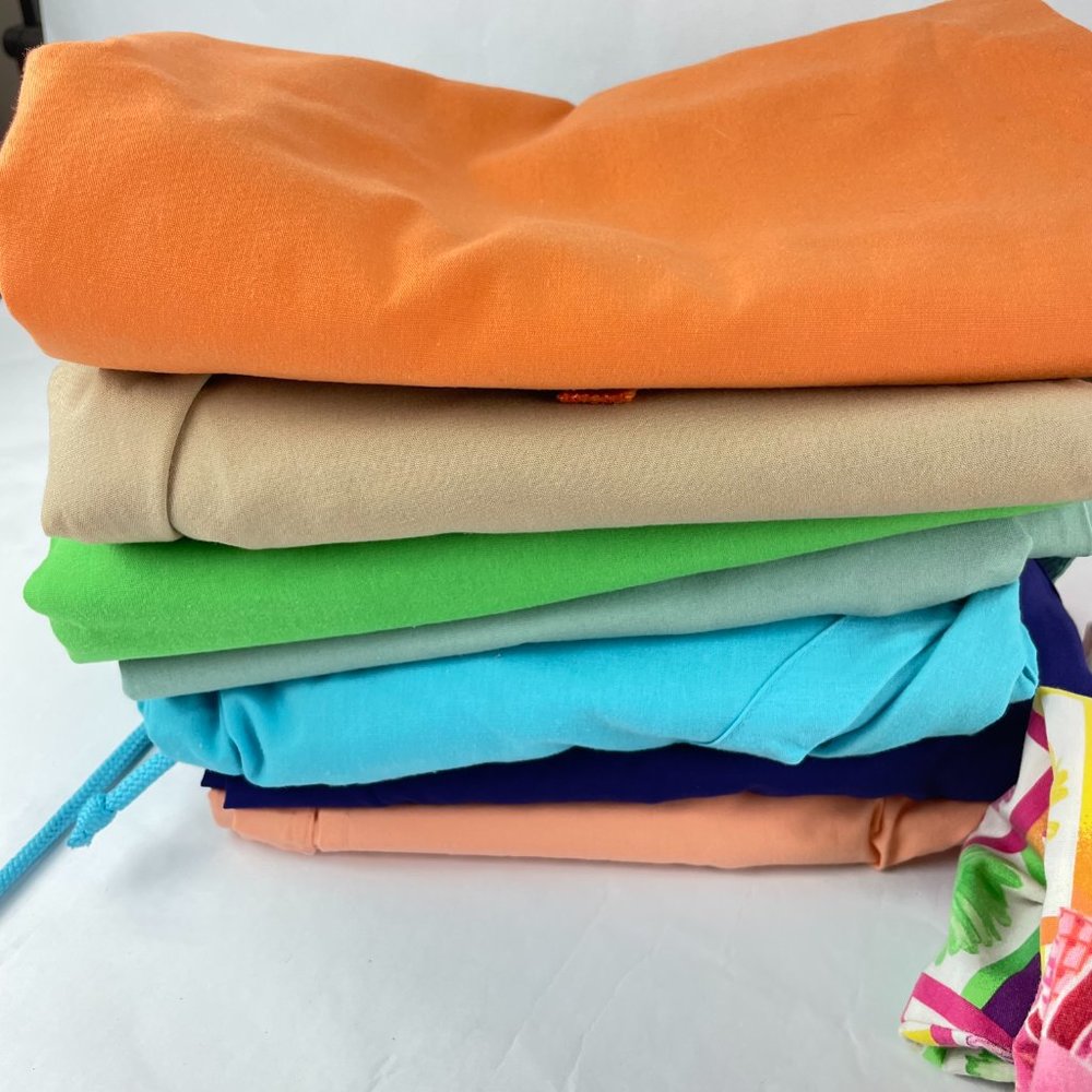 Seasonal Scrubs Bundle Size Small - Picture 2 of 6